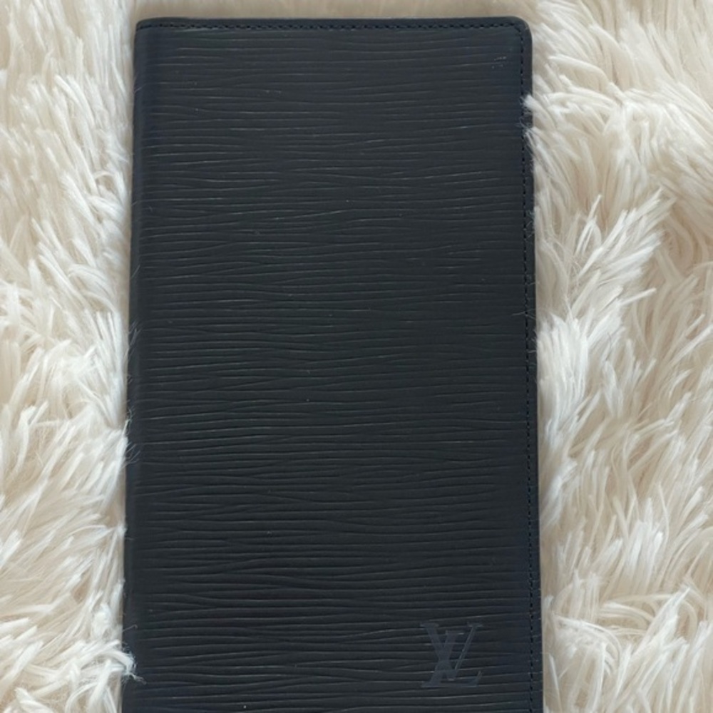 LOUIS VUITTON Brazza EPI Black Leather‎ Long Wallet in Great Condition